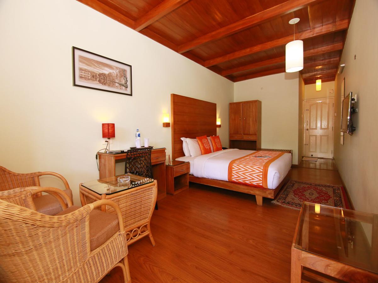 Sn Hotel Munnar Bagian luar foto
